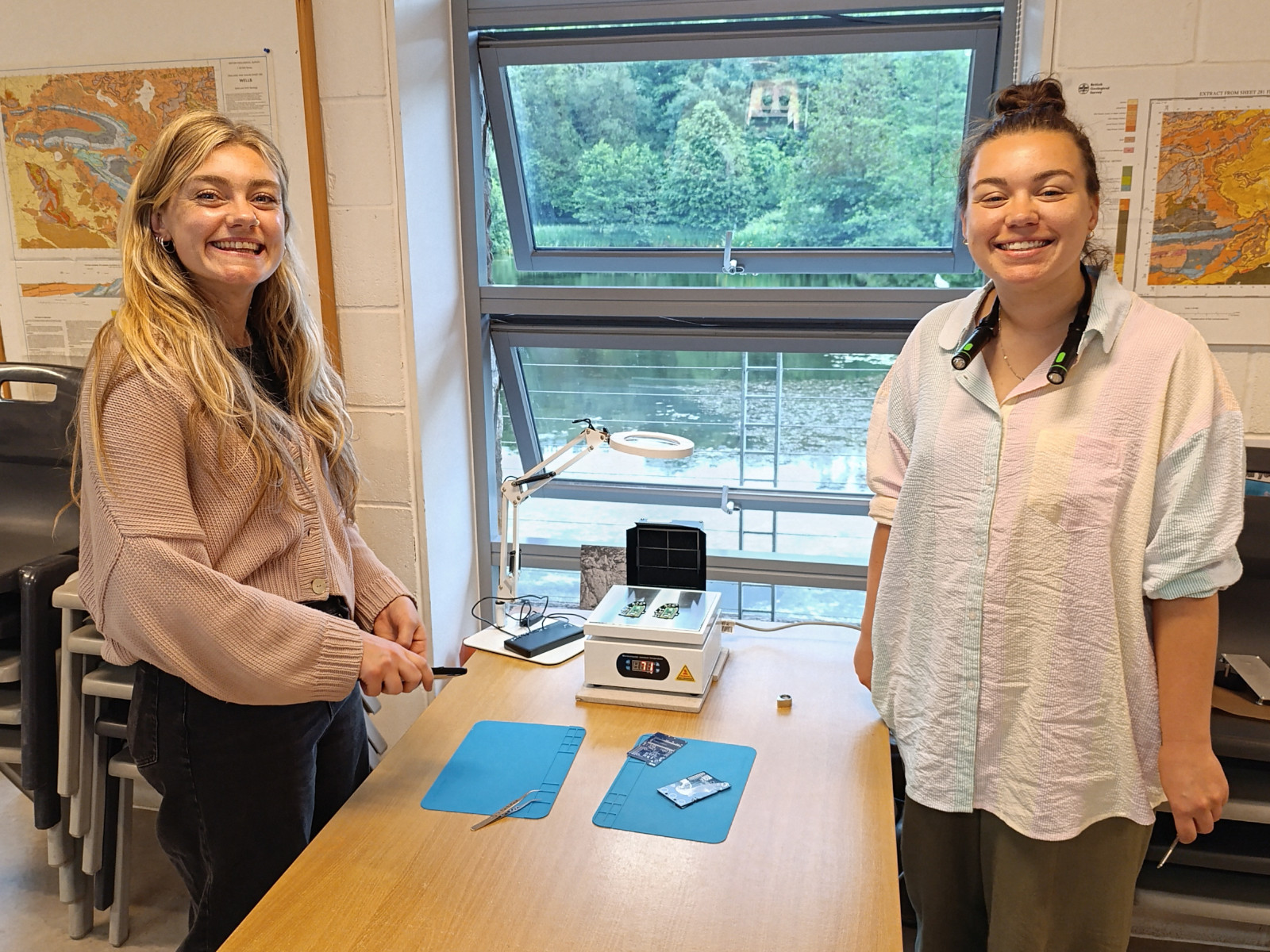 Waiting for the Hotplate to melt the solder paste